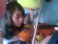 recién aprendiendo violin